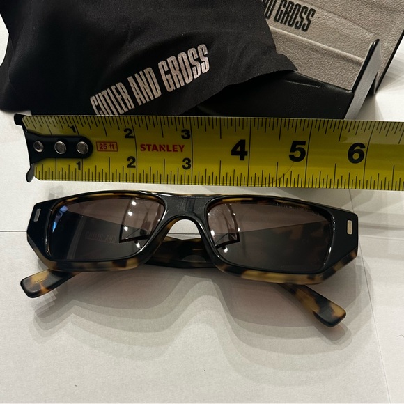 Cutler and Gross CGSN137 Tortoise Shell - Picture 8 of 9